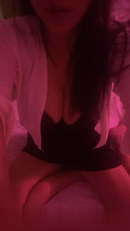 南京风骚大奶小少妇-2.jpg